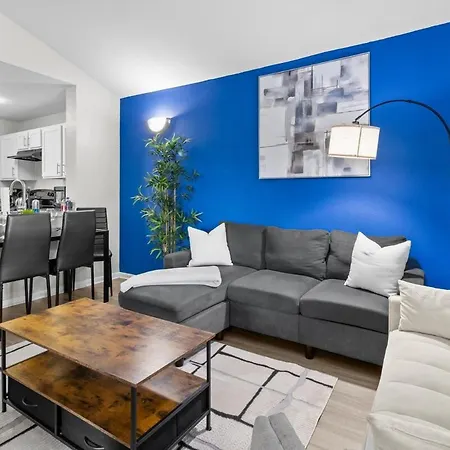 Modern 2Br Downtown Austin Pool, Gym, Parking Apartment